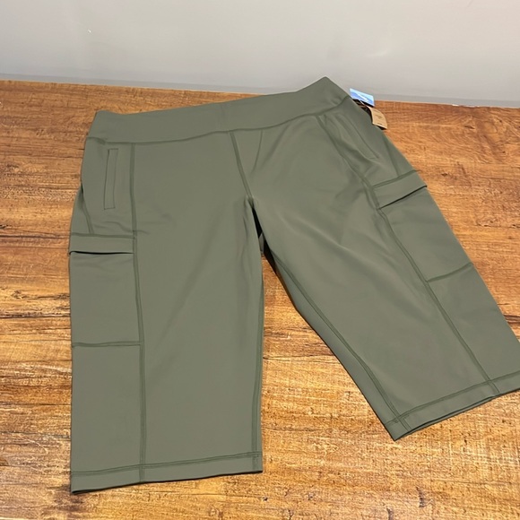 NWT Duluth Trading Capri Pants Size XL Olive Green NoGa Namastash Pockets - Picture 1 of 5